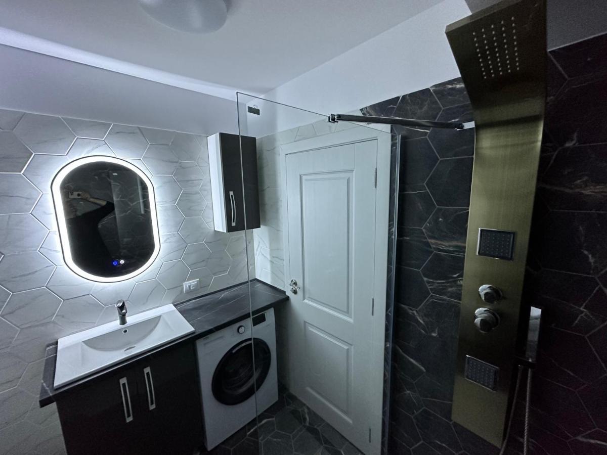 Apartament Lux Bacovia 2 Daire Bacău Dış mekan fotoğraf