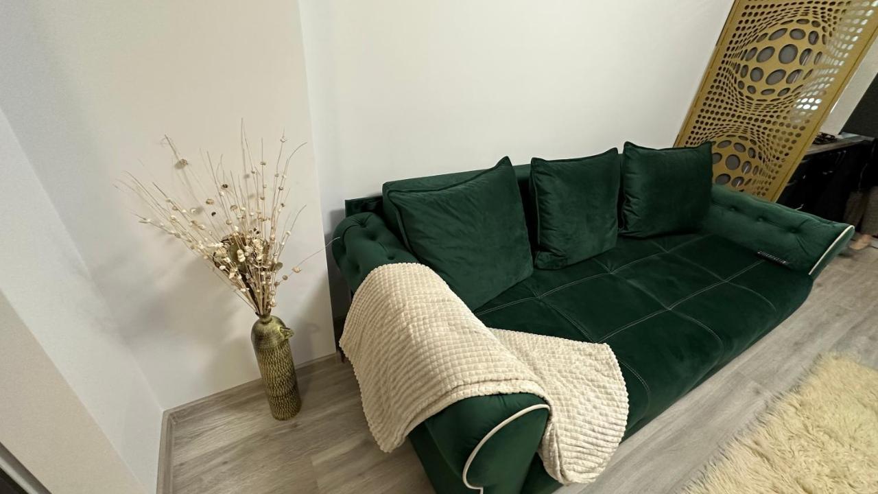 Apartament Lux Bacovia 2 Daire Bacău Dış mekan fotoğraf