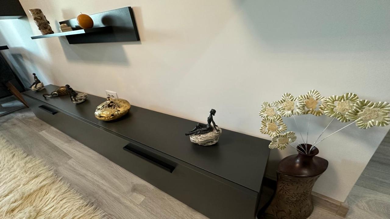 Apartament Lux Bacovia 2 Daire Bacău Dış mekan fotoğraf